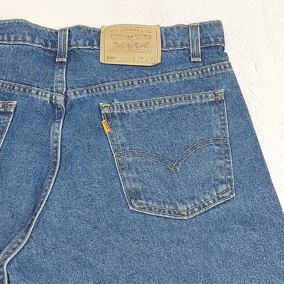 Vintage 90's Levi's 550 Relaxed Fit Baggy Medium Wash Denim Jean Shorts Size 38 - Picture 7 of 7